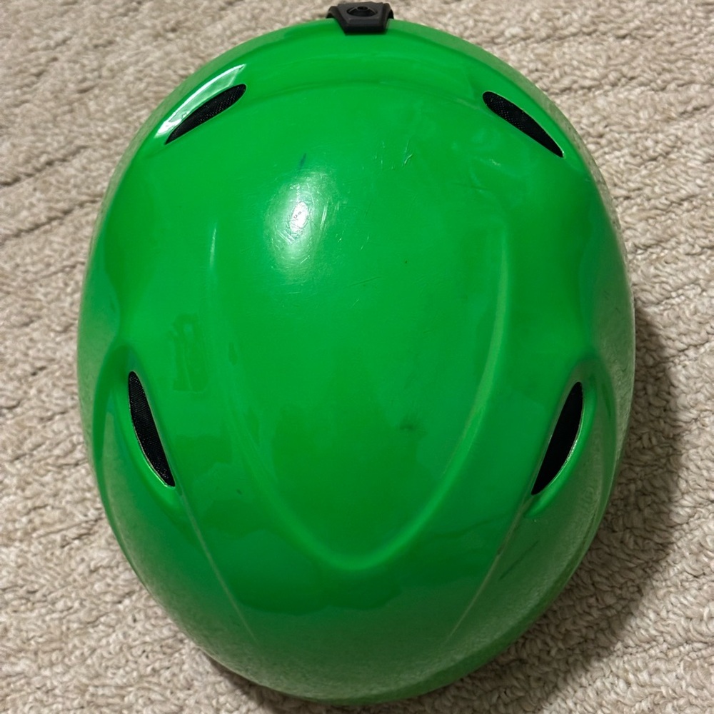 Giro Kids Helmet in Bright Green - Picture 5 of 6